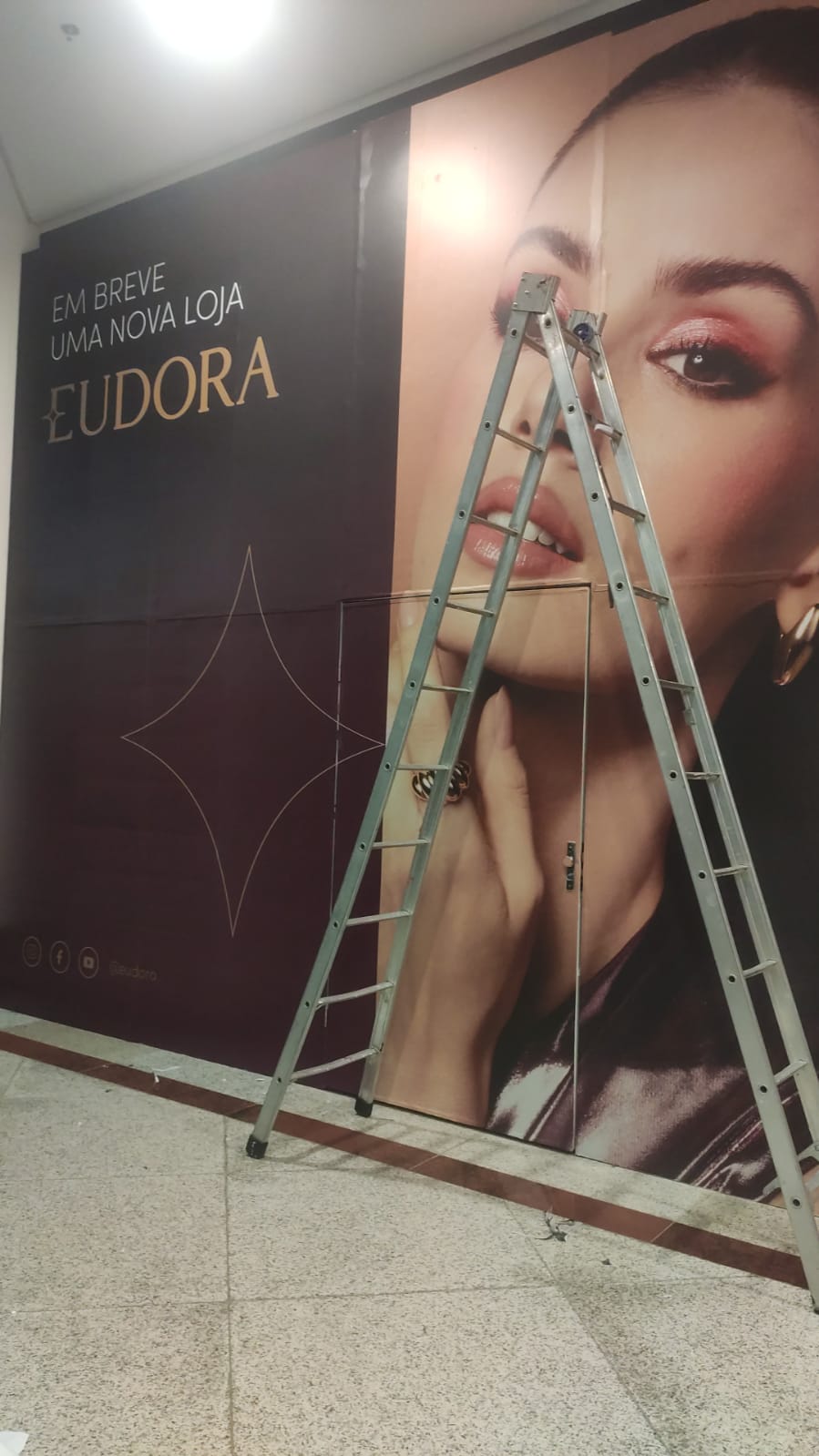 Tapumes - MV Print BH